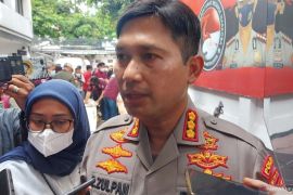 Polisi masih selidiki asal peluru nyasar kenai pemuda di Kramat Jati