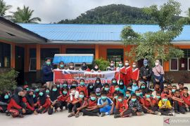 SD Negeri 003 Pengadah terima bantuan sembako dari MPPI