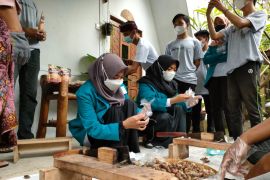 YBM PLN UIW NTB gelar Muzaki Visit, kemah di Bukit Cahaya Lombok Utara