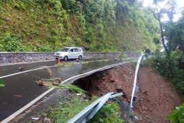 PUTR Sulsel berkoordinasi dengan BBPJN tangani jalan longsor Gowa