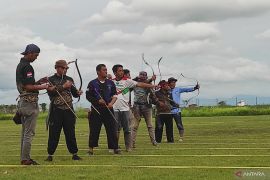 MHA dari HST borong juara turnamen panahan tradisional se-Kalsel