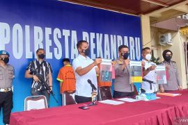 Pencuri 26 handphone di Pekanbaru diringkus, ini masing-masing tugasnya