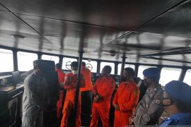 Basarnas: Lima orang meninggal dunia dalam kecelakaan kapal di Malra, tidak patuhi peringatan BMKG