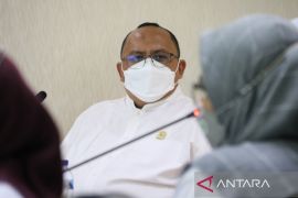 Atang Trisnanto sepakat ramah keluarga bukan kaafe label penjual minol