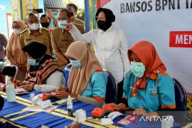 Mensos minta Pemkab Probolinggo dan Pasuruan percepat pencairan bansos