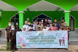 Kejari Tabalong edukasi santri soal pencegahan kekerasan seksual