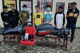 Polisi ringkus komplotan pencuri mesin perahu di Pelabuhan Wori