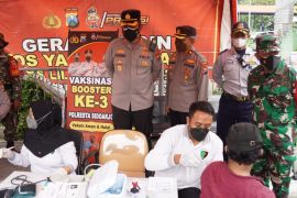 Vaksinasi penguat di Sidoarjo sasar pengemudi bus Terminal Purabaya