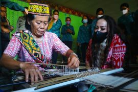 Angeline Fremalco: Menua Sadap cocok dijadikan desa wisata tenun