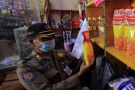 Satpol PP Kota Madiun pantau ketersediaan minyak goreng di toko ritel