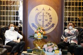 Bamsoet temui Jaksa Agung bahas literasi gakum UU Cipta Kerja