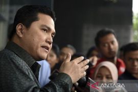 Bantu UMKM naik kelas, Erick Thohir ajak BUMN bagi-bagi alat kemasan untuk UMKM Padang Panjang