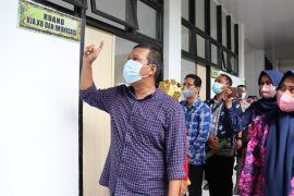 Bupati Tanjabtim minta pelayanan Puskesmas makin keren