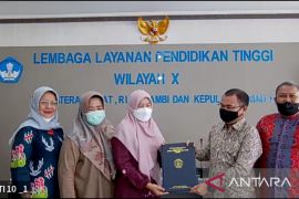 Empat PTS di LLDIKTI Wilayah X terima SK dari Kemendikbudristek