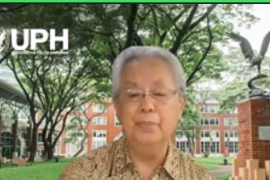 UPH-  Kemenko Perekonomian luncurkan Pusat Studi G20