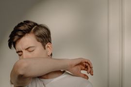 Tidak ada gejala batuk spesifik pada omicron