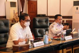 Gubernur Jambi minta warga tak berlebihan beli minyak goreng