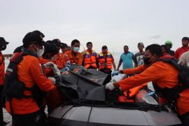 Ayah dan anak tewas dalam kecelakaan kapal di Kepri