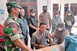 Asisten I ajak ASN Pemkab Palas jadi duta vaksinasi COVID-19