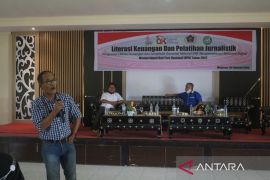 PWI NTB dan ANTARA  berikan ilmu jurnalistik kepada mahasiswa 14 kampus