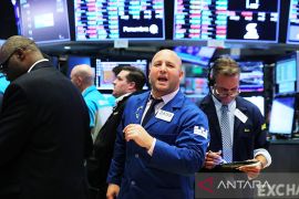 Saham-saham Wall Street beragam di akhir perdagangan Kamis, indeks S&amp;P 500 dan Dow ditutup lebih rendah
