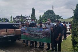 PT Agrowiratama bantu korban gempa Pasaman Barat