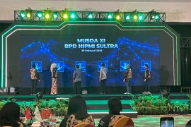 Gubernur Ajak HIPMI Sultra Bantu Pemerintah Bangun Daerah