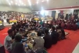 Didong Gayo semalam suntuk meriahkan penutupan PKG