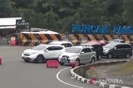 Antisipasi macet total, Polres Cianjur berlakukan sistem buka tutup jalur menuju Puncak