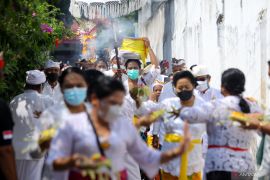 Upacara Melasti jelang Nyepi