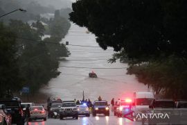 Puluhan ribu warga dievakuasi saat hujan deras guyur Sydney