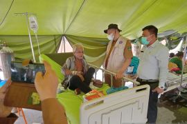 RSAM Bukittinggi salurkan bantuan korban gempa Pasaman