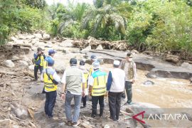 Masyarakat sekitar Sungai Batang Nango Kajai Pasaman Barat diminta waspada banjir bandang
