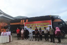 Bantuan Presiden sebanyak 2.000 paket sampai di Pasaman Barat