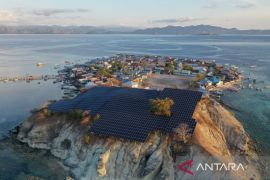 Pemerintah dorong transisi energi melalui pembangkit listik tenaga surya di Labuan Bajo