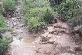 BMKG imbau warga Pasaman Barat yang tinggal di tepi sungai agar mengungsi