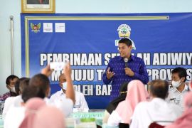 Wali Kota Kediri ajak anak-anak jaga lingkungan dari sampah