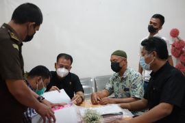 Kejari Medan limpahkan perkara korupsi pengadaan HT ke pengadilan