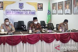 Sekda HSS ikuti  rapat sosialisasi SEB empat menteri