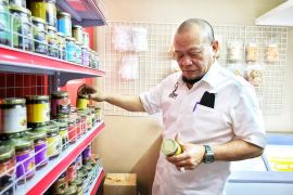 DPD ajak masyarakat ikut awasi distribusi minyak goreng di Jatim