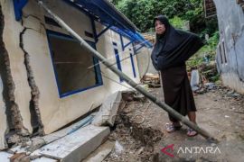 Warga Korban Pergerakan Tanah Tunggu Relokasi