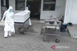 Pasien COVID-19 meninggal di Karawang bertambah dua menjadi 1.956 orang