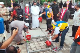 Bupati Thaher bersama Kajati Maluku tandai kelanjutan pembangunan Masjid Al Muhajirin Maluku Tenggara