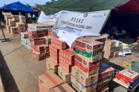 Hutama Karya salurkan bantuan bagi korban bencana di Serang dan Pasaman Barat