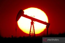 Harga minyak dunia naik menguat