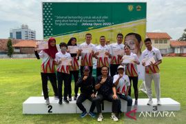 Sprinter Bekasi 'kawinkan' medali emas Kejurnas Atletik nomor 4x100 meter