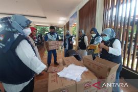 GOW Kota Bekasi distribusikan 3.000 liter minyak goreng murah