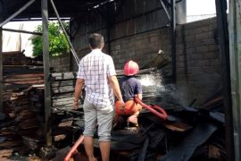 Damkar : Kebakaran landa tiga lokasi di Makassar