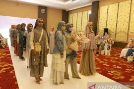 RiaMiranda gelar "Private Preview Collection 2022" di Pangkalpinang