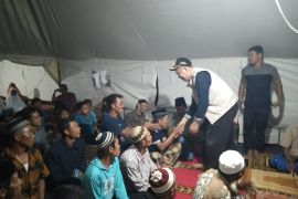 Bupati Pasaman Barat kunjungi korban gempa di pengungsian gunakan mobil offroad